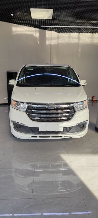 Минивэн JAC M3 plus