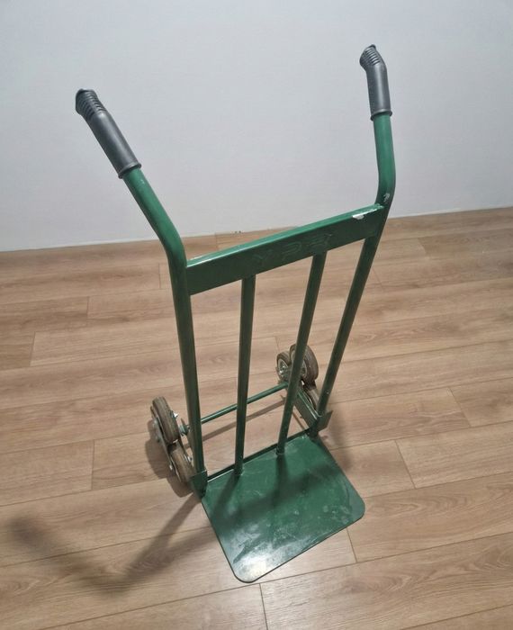 Количка за изкачване на стълби.