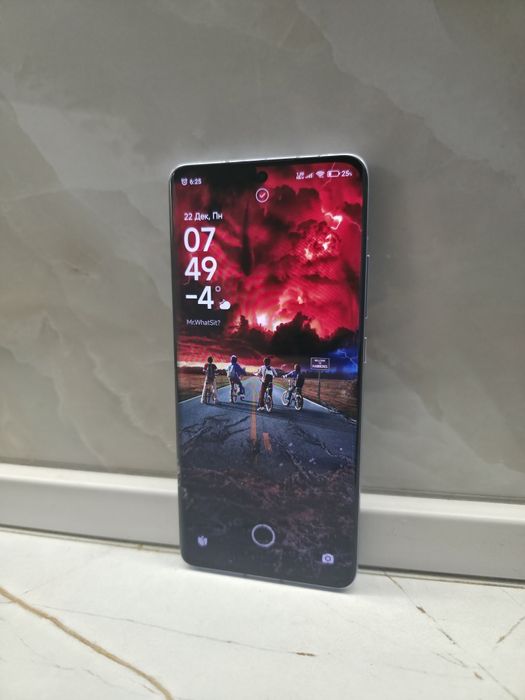 Телефон Xiaomi 12