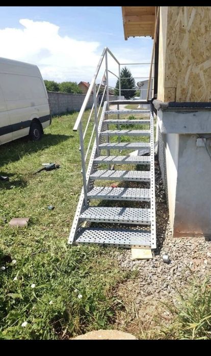 Vând scări zincate facem si scări de interior la oferirea clientului n