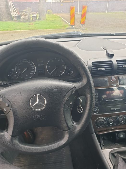 Vând Mercedes-Benz C2200