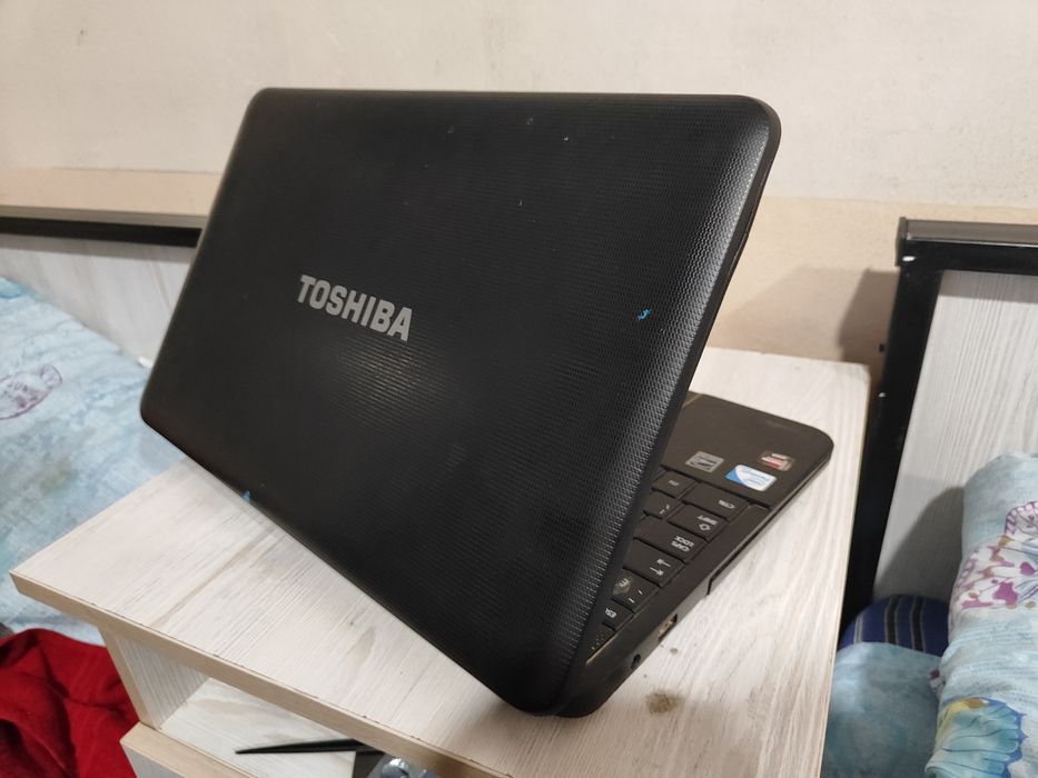 TOSHIBA NOUTBUK  yaxshi narxda