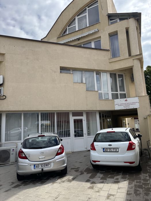 Vind cladire de birouri