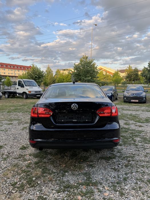 VOLKSWAGEN Jetta 2013 — imagine 4