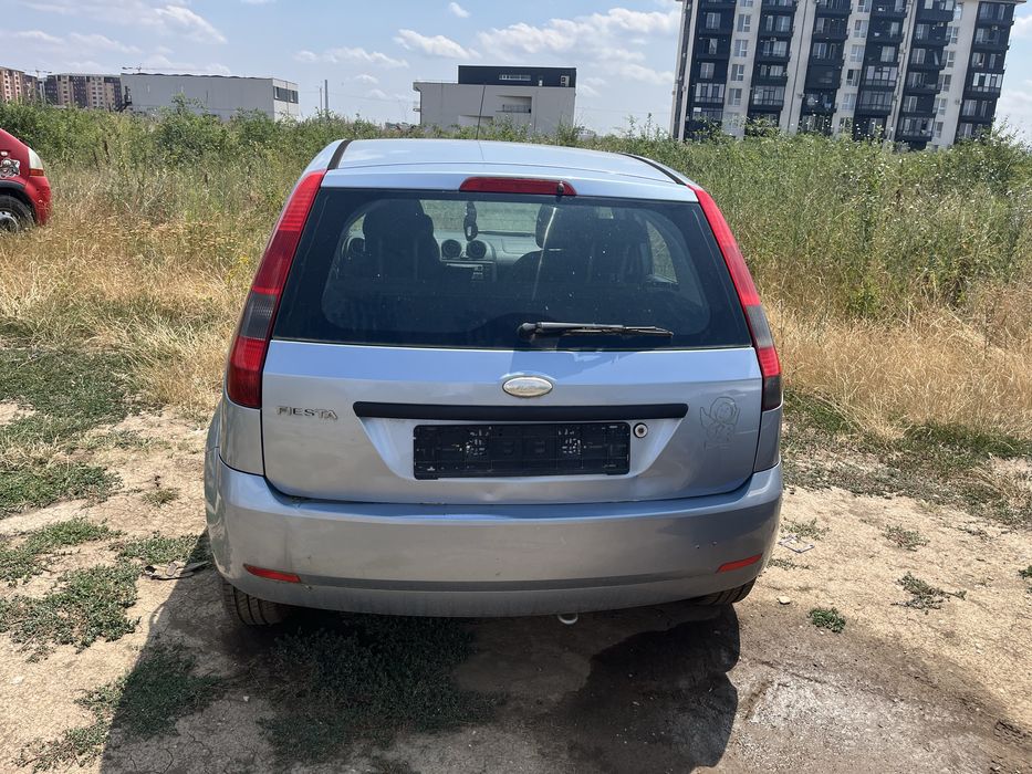 Dezmembrez Ford Fiesta 1.3 benzina 2002-2005