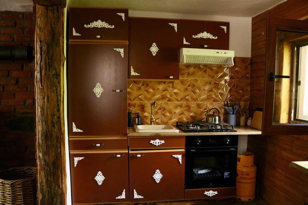 Casă de vânzare sau de închiriat!