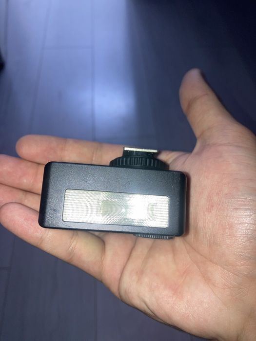 Продам фотовспышку GODOX IM30