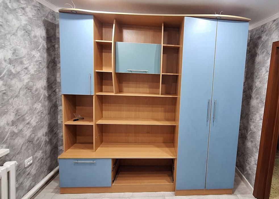 Гарнитур очень красивый ,и вместительный