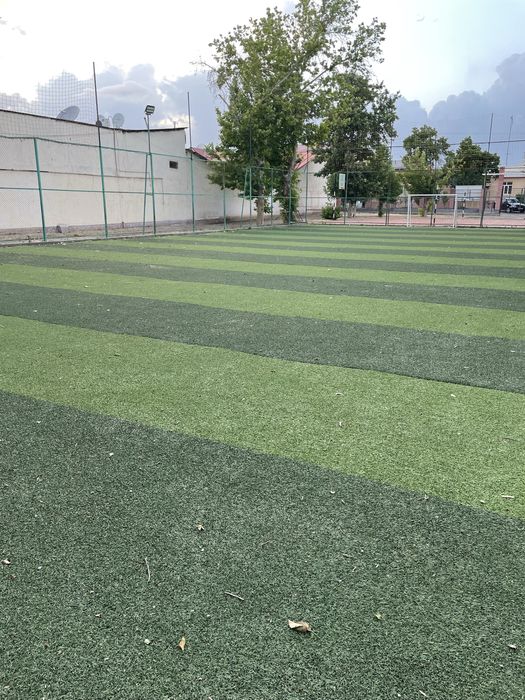 Stadion bor bron qisela boladi shtab 109-maktab maydon yaxshi va yorug