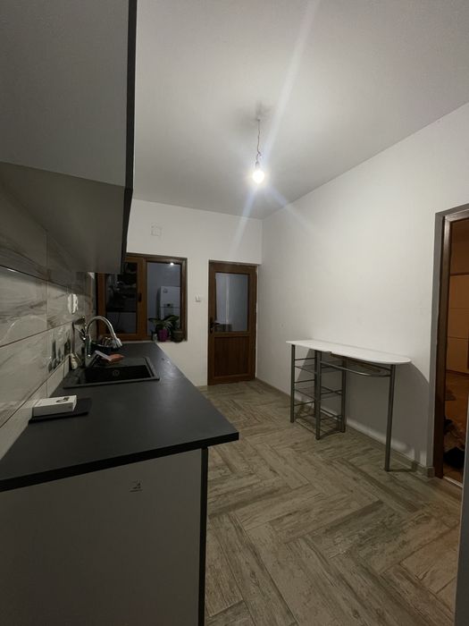 Inchiriez camera la casa cu 2 camere, zona Universitate