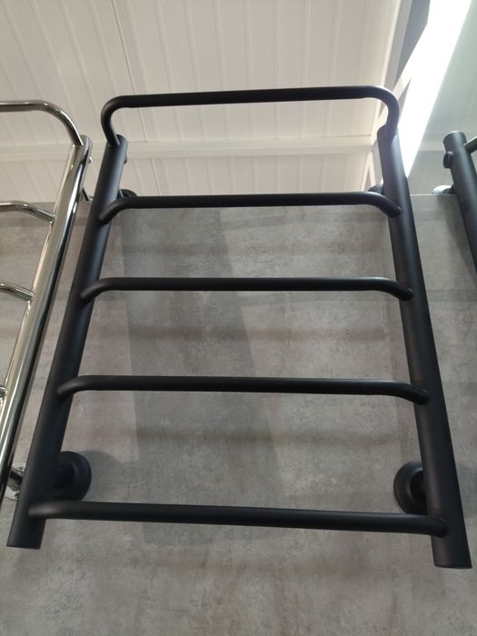 Полотенца сушить черный