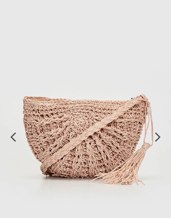 Соломенная кепка-козырек и сумочка