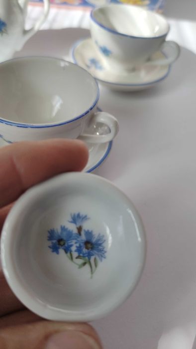 Кукленски порцеланов сервиз нов, в кутия