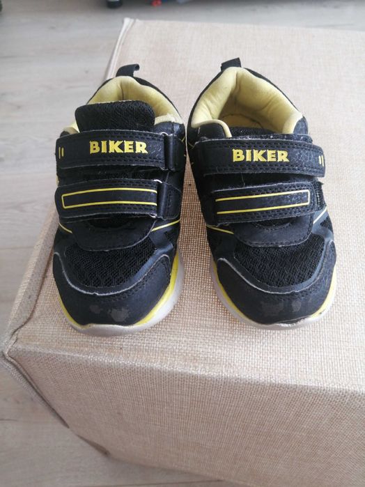 Кроссовки детские 25 размер