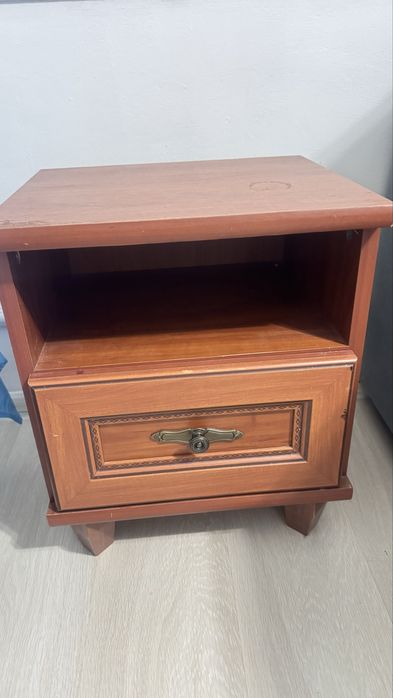 Тумбочка для спальни