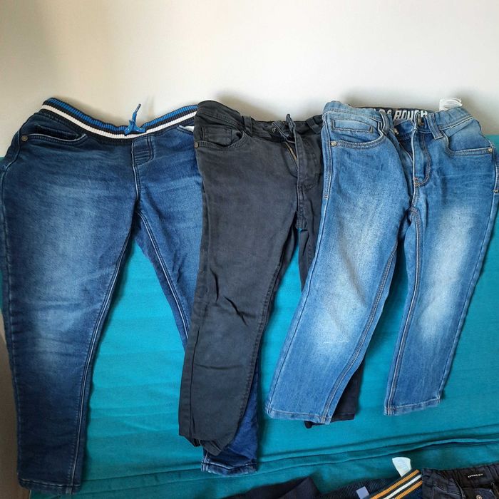 Vand 7 blugi/pantaloni baiat, mar.116,122,128