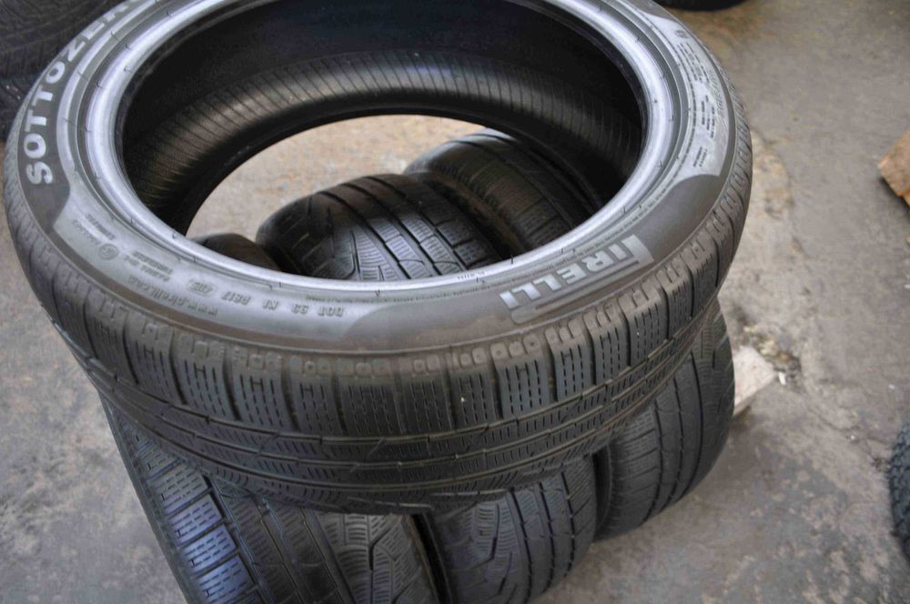 SET 2 Anvelope Iarna 225/45 R18 PIRELLI Sottozero Winter 240 Runflat