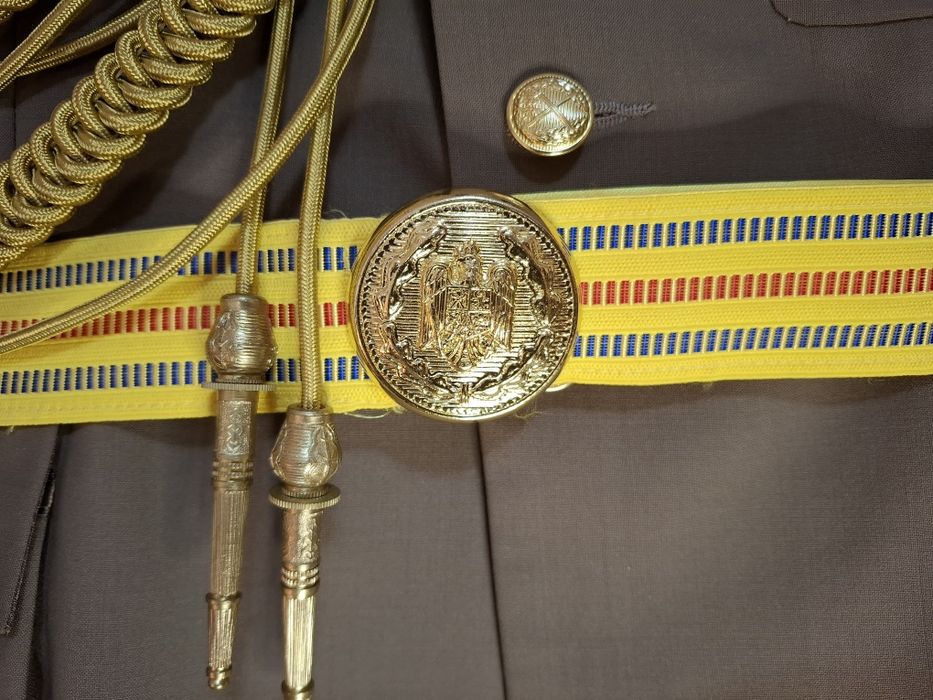 Costum militar Exceptiol Unic de Colonel Logistică