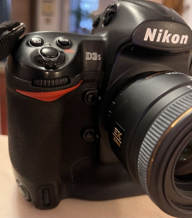 Nikon D3S folosit dar arata ok