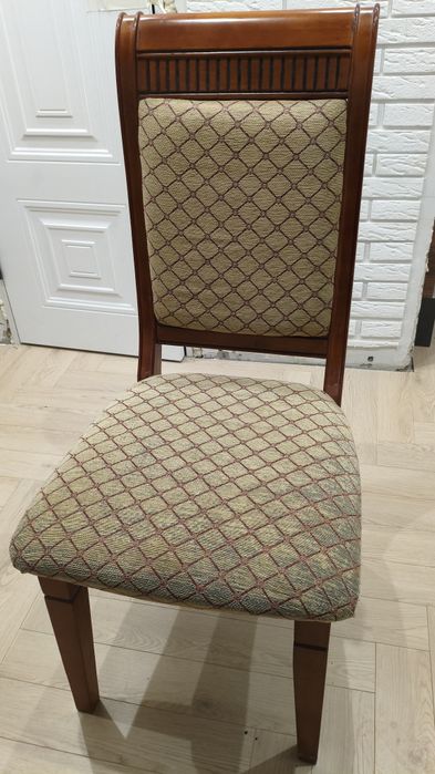 Продаются стулья для гостиной