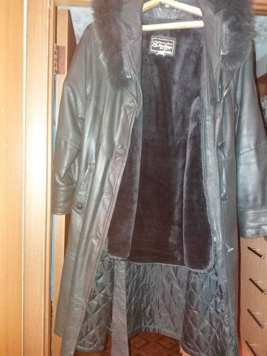 кожаное пальто-плащ,