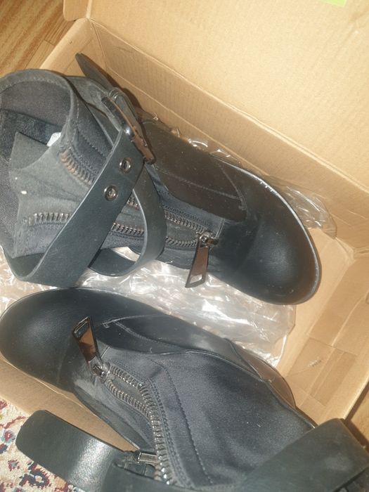 Продам весенные сапожки