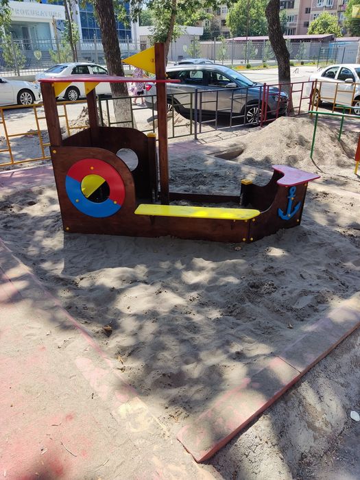 Детские площадки Bolalar Maydonchasi горки, качели, карусели, беседки