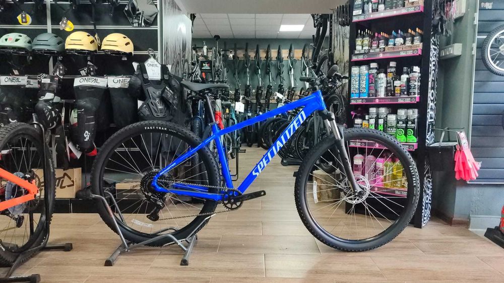 Bicicleta Specialized Rockhopper SPORT 29 L in stoc la Funky Sports