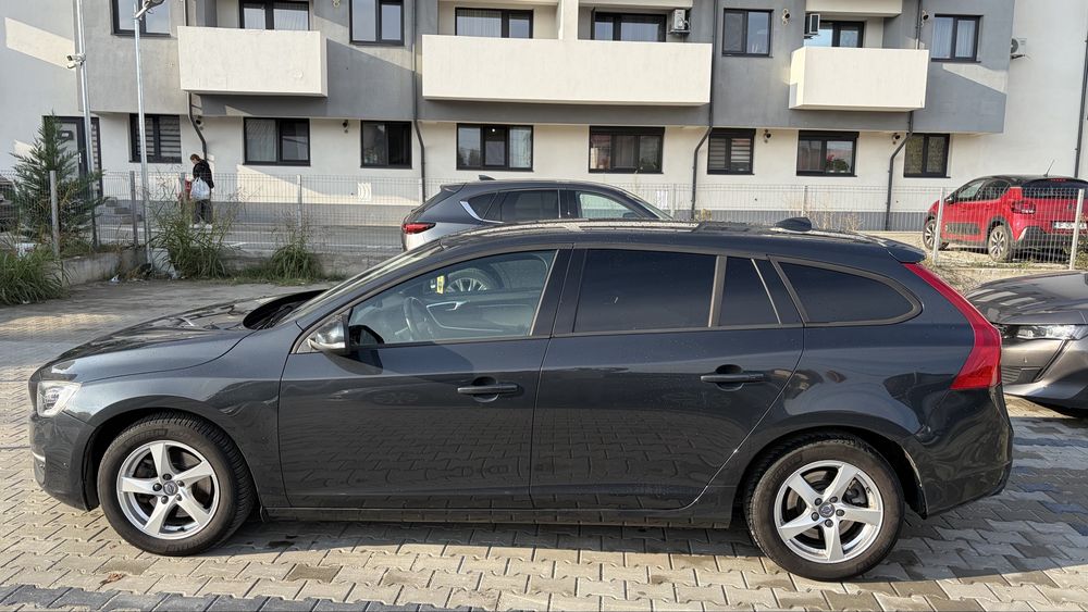 VOLVO V60 2015 — imagine 3