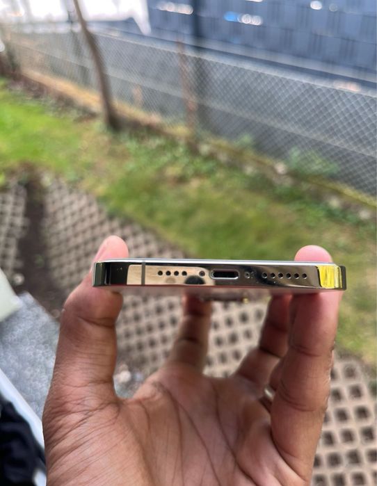 Iphone 12 pro max   liber de retea