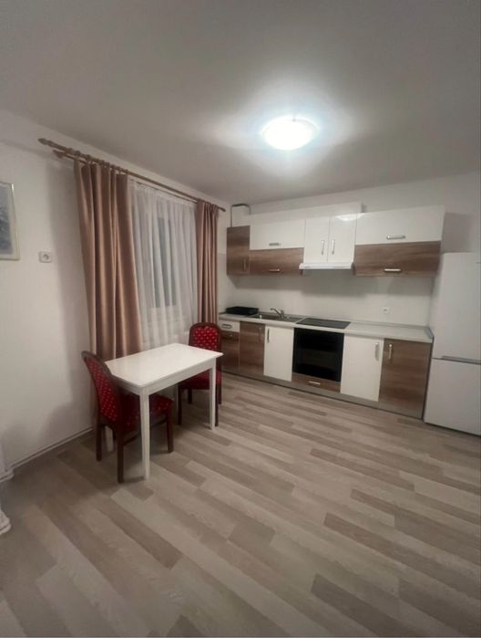 Apartament la casa