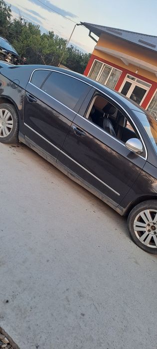 Vând usi dreapta fata dreapta spate vw Passat B6 berlina cod culoare LC8Z Moccabrown fara rugina