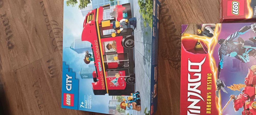 Писта и играчки Нови, запечатени