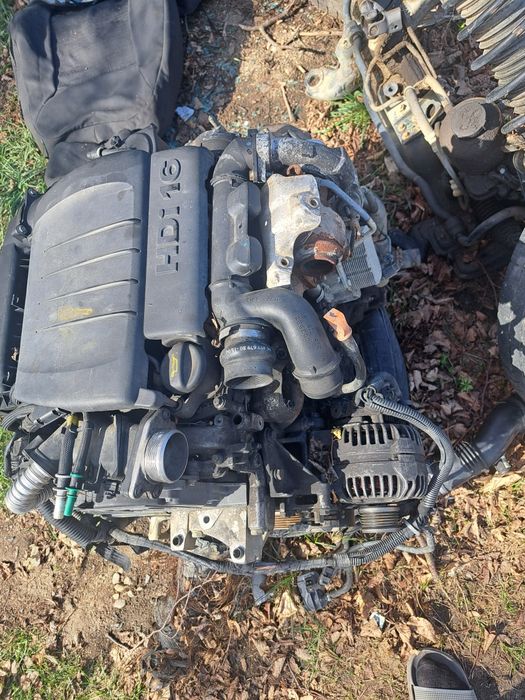 Motor complet funcțional