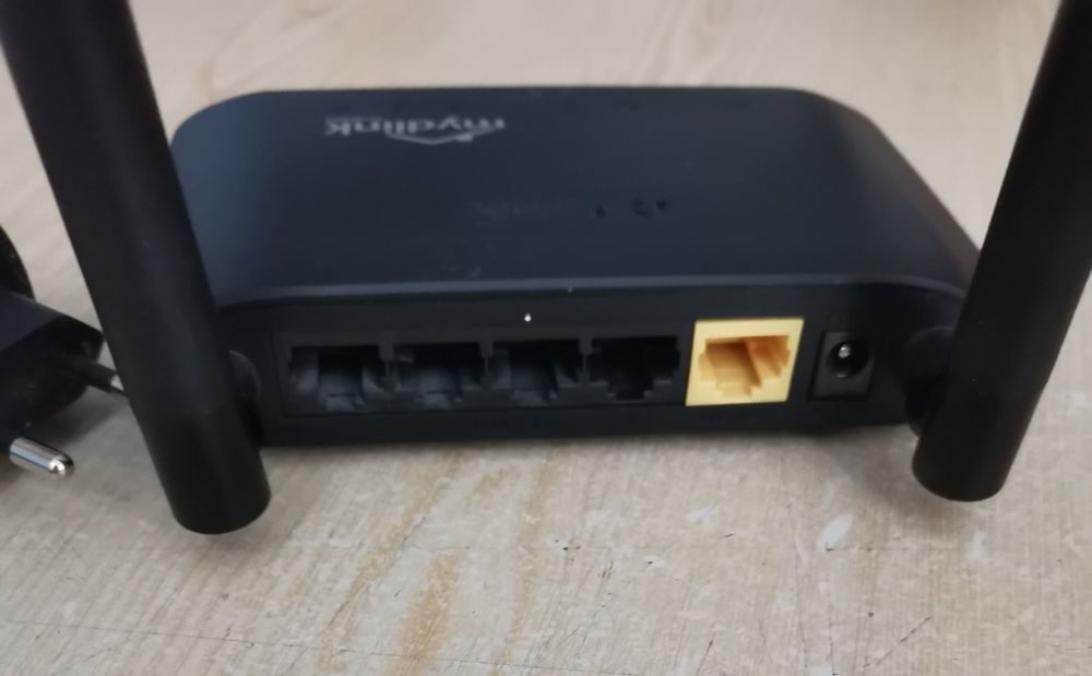 Рутер D-Link DIR-605L