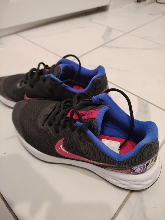 Nike маратонки 37.5 номер