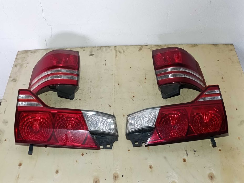 Фонари задние комплект 4шт Toyota Alphard H1 рест фонарь 05-08г