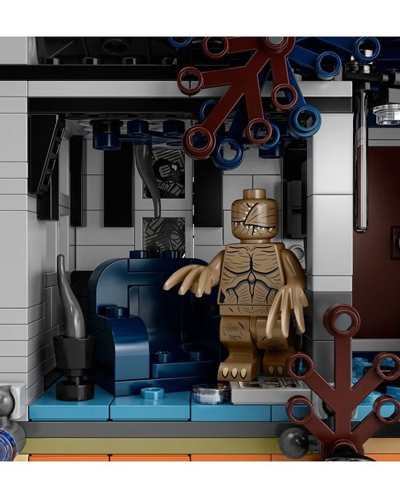 LEGO 75810  Stranger Things - Обърнатият свят The Upside Down 75810