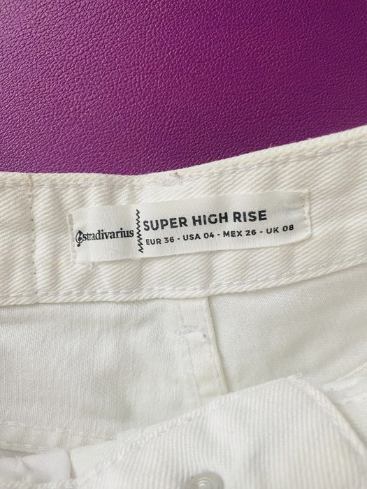 Pantaloni scurti albi, STRADIVARIUS, marimea 36/S