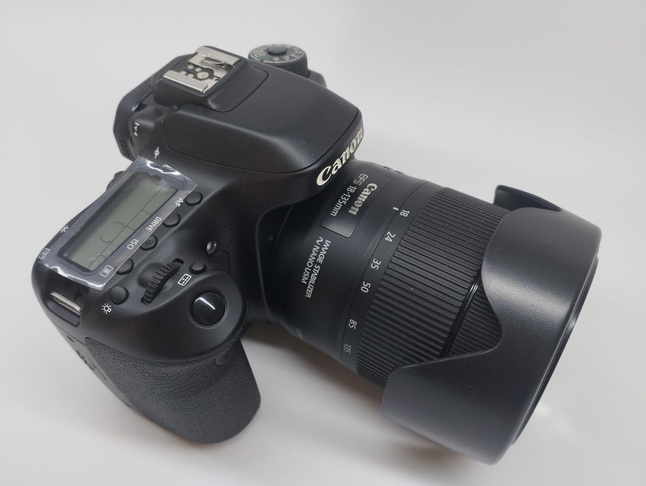 Canon EOS 80D Kit, yangidek holatda