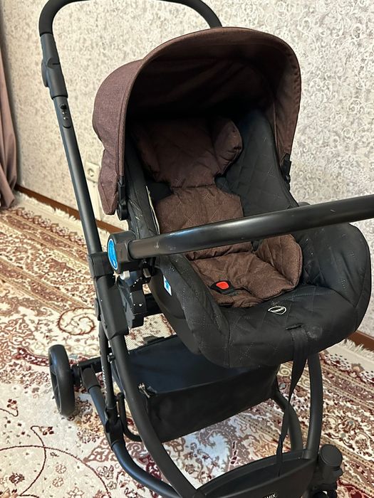 Коляска в отличном состояние