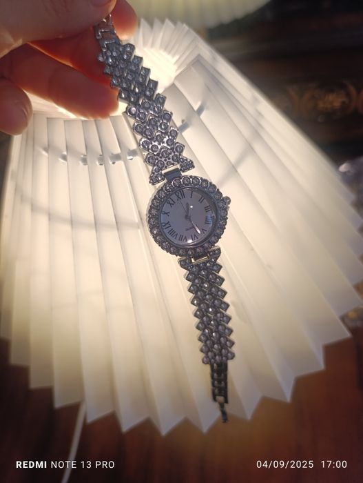 Zamonaviy ayollar qol soati