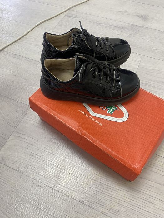 Продам детский обувь