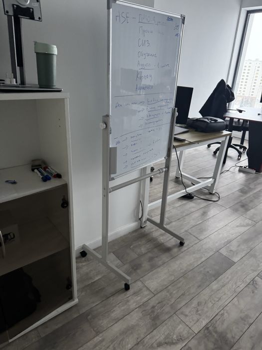 Продам офисную мебель