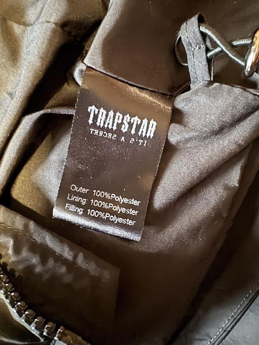 Продавам яке Trapstar