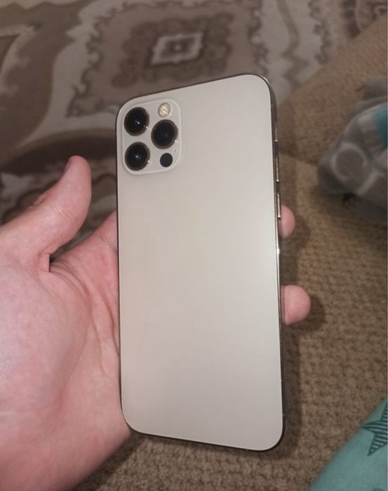 Айфон 12 про ( обмен есть )