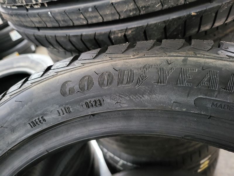 235/45/19 GOODYEAR 2бр