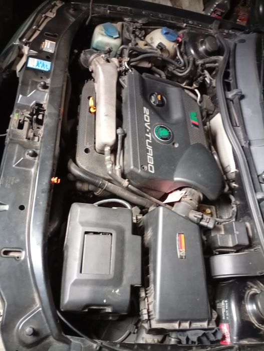 Vînd Scoda Octavia motor18 an2003  sau schimb cu Suzuki Vitara benzina cu diferența din partea mea.