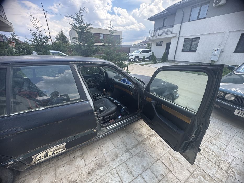 BMW Seria 7 1990 — imagine 4