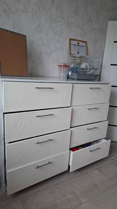 Продам большой комод